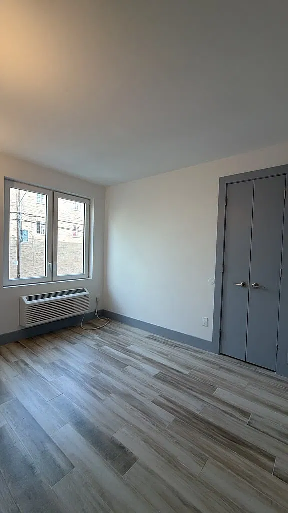 2 bed, $2,785 — Photo 4