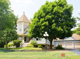 47 Squire Rd, Hawthorn Woods, IL 60047