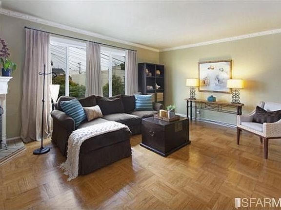 3rd image of 2 Saint Charles Ave