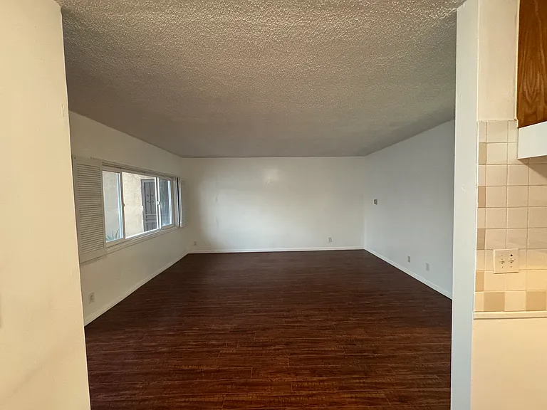 5192 W 20th St #6 — Photo 5