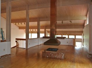 536 Johnston Dr, Watchung, NJ 07069