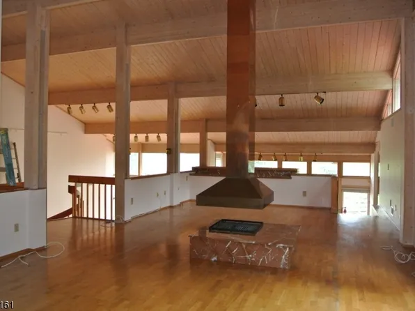 536 Johnston Dr, Watchung Boro, NJ 07069