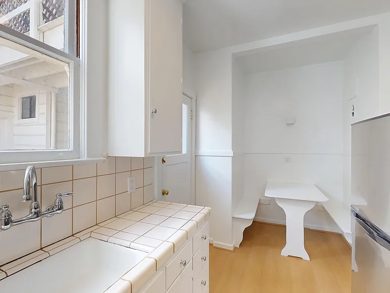 225 Irving St #7 — Photo 10