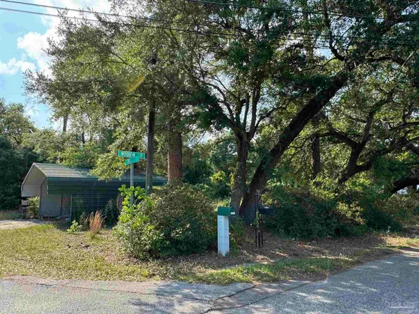 3976 Woodfin Cir, Pace, FL 32571