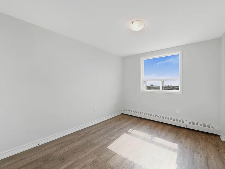 104 Confederation Dr — Photo 13