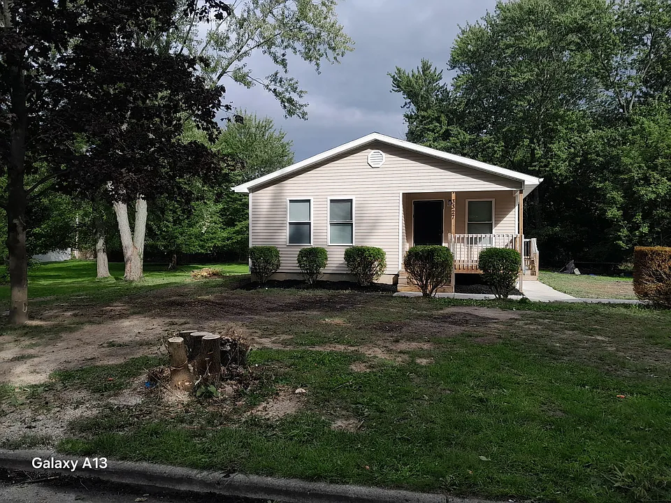 3327 Viking Rd