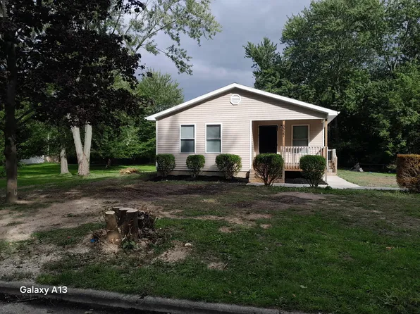 3327 Viking Rd, Lansing, MI 48911