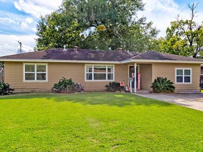 215 N 30th St, Nederland, TX, 77627