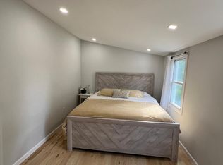 623 9th St #2, West Babylon, NY 11704