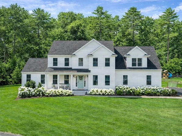 28 Prince Snow Cir, Mattapoisett, MA 02739