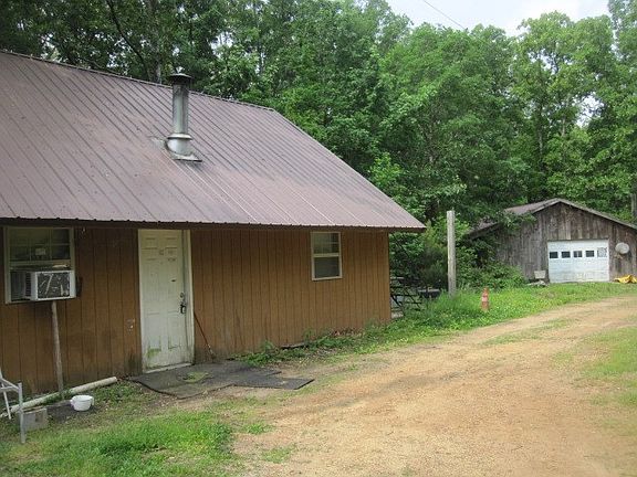 2nd image of 130 Paddle Ln