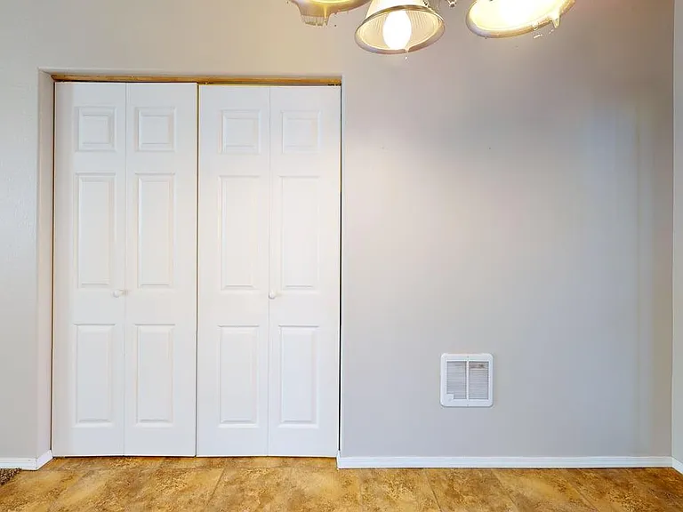 631 NW 3rd St #B — Photo 3