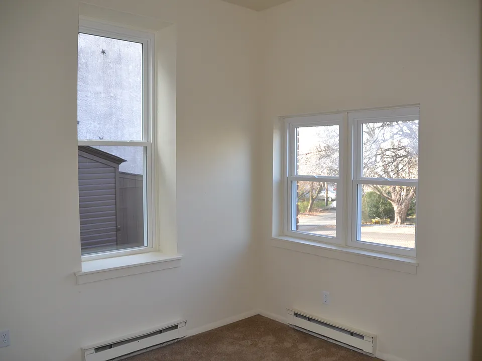 Rear bedroom
