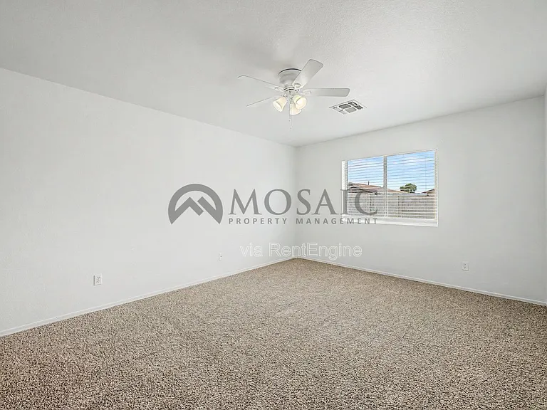 1004 E Cowboy Cove Trl — Photo 12