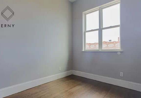 5th image of 216 Walworth St #3B