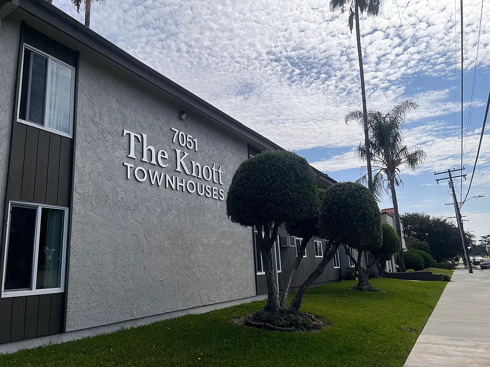 Knotty Apartments