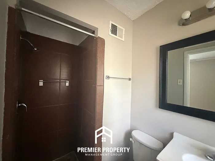 1802 Cornelia Ln — Photo 10