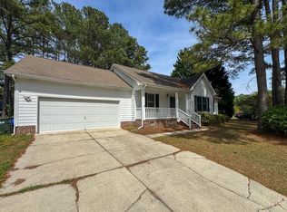 7118 Rockridge Ln, Fayetteville, NC 28306