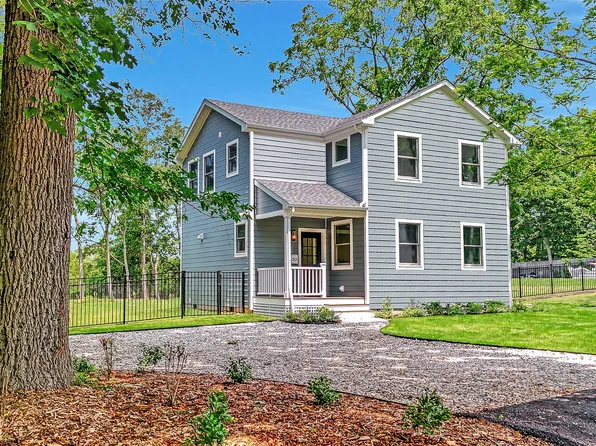 https://photos.zillowstatic.com/fp/908c5be757ab03791e55ce5335d868e3-p_e.webp