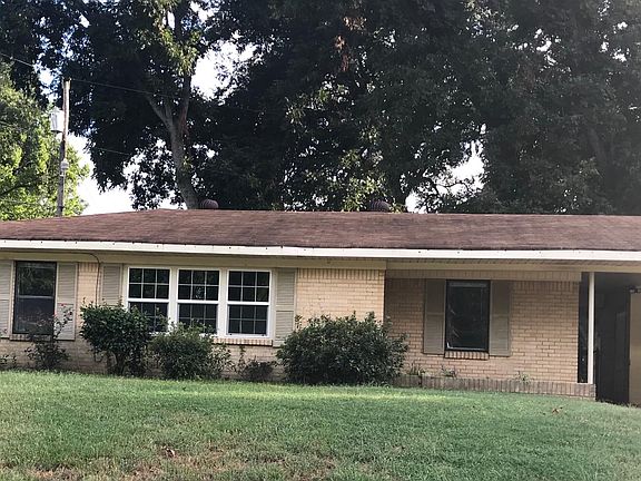 2nd image of 2620 E Cavett Dr