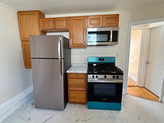 2nd image of 41 Green St #2