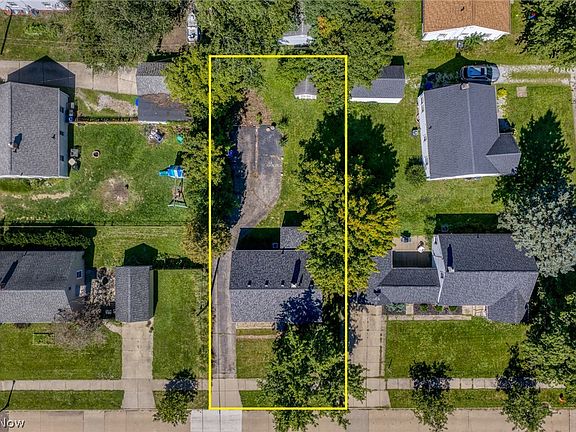 5th image of 1493 Ridpath Ave