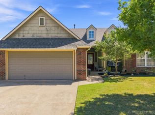 2111 S Javine Ave, Skiatook, OK 74070