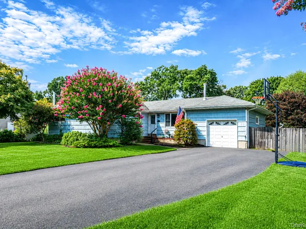 248 6th Avenue, Saint James, NY 11780