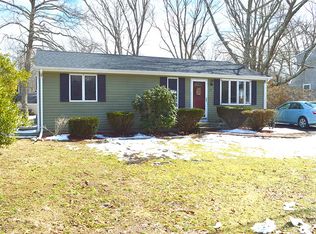 49 Spice Bush Trl, Narragansett, RI 02882