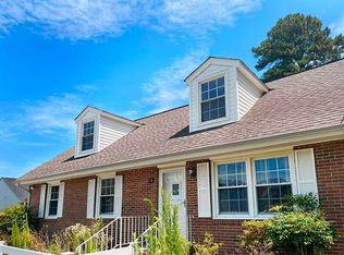 26 McDonald Rd, Hampton, VA 23669