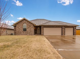 660 N Galileo Dr, Nixa, MO 65714