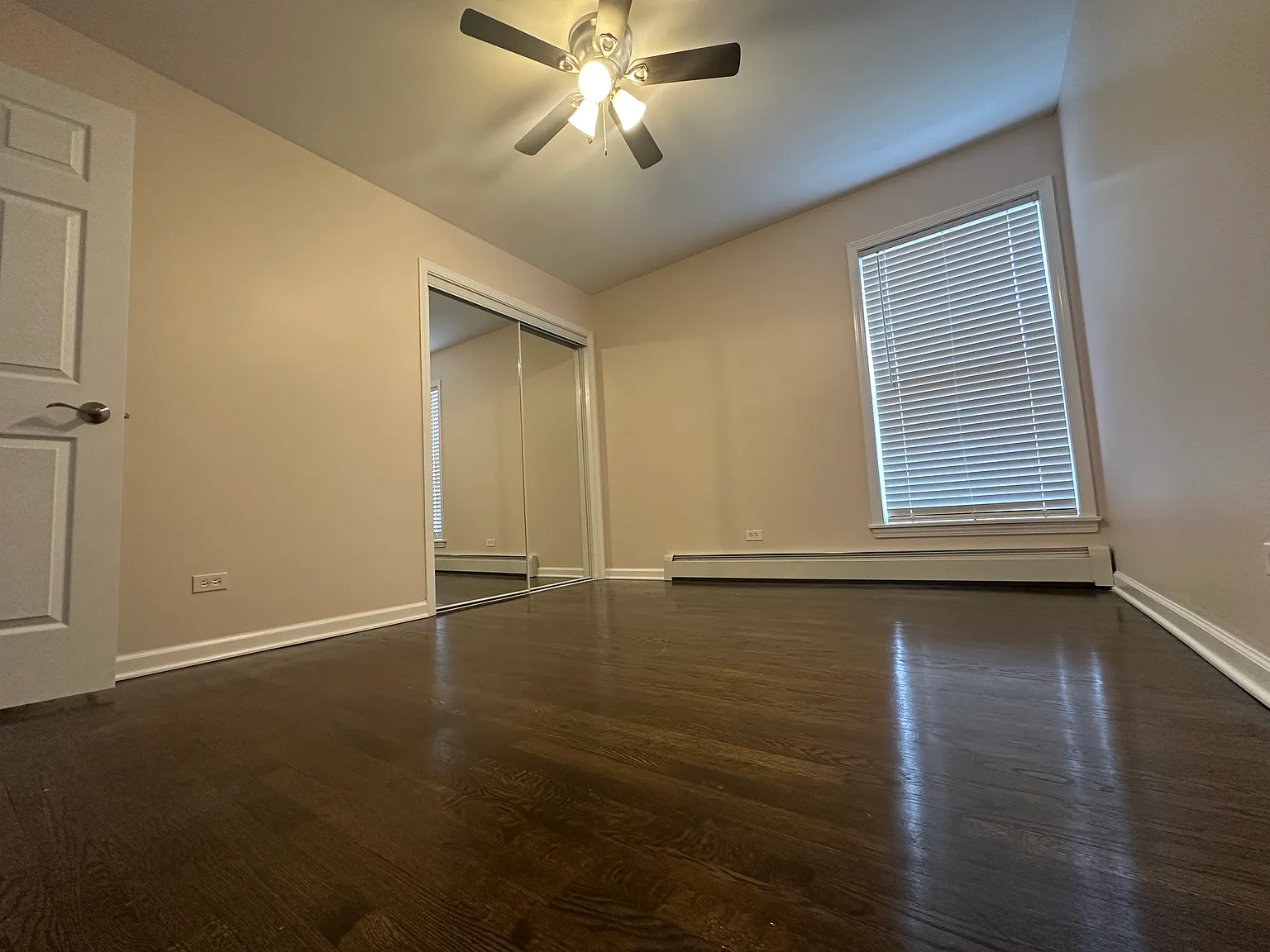 2 bed, 700 sqft, $1,575 — Photo 4