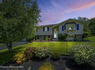 1615 Davinci Ln, Clarks Summit, PA 18411