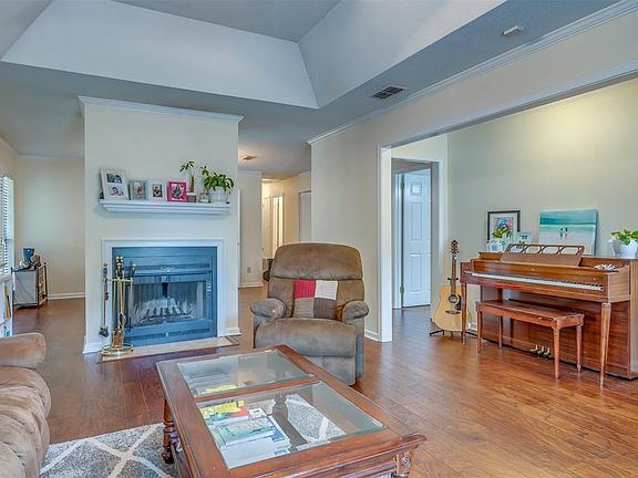 3rd image of 3266 Gatsby Ln