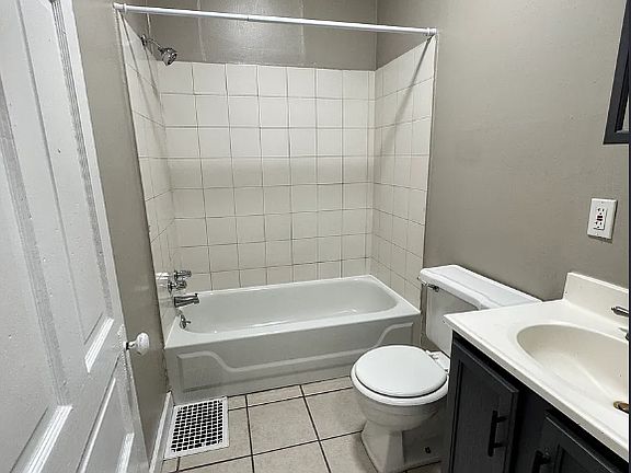 3rd image of 3934 Shaw Blvd Floor 1