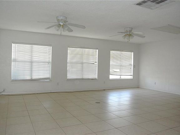 5th image of 1808 Chris Scott Dr