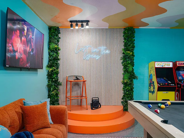 Building's Lounge