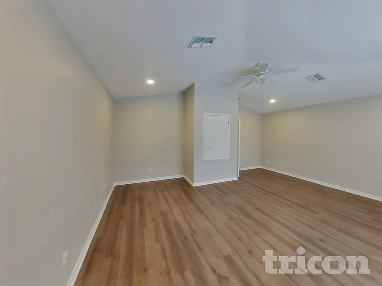 16651 Midsummer Ln — Photo 28