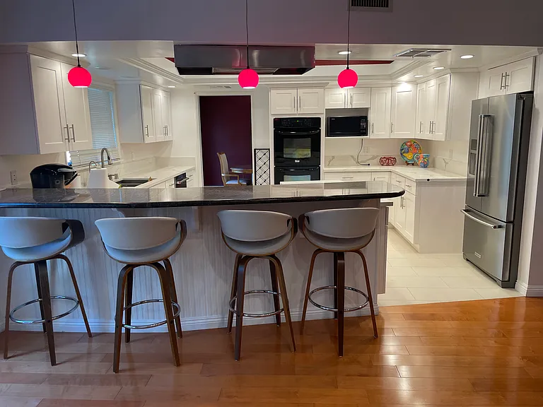 1083 E Elmwood Ave — Photo 5