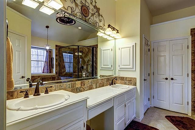1st image of 8480 Emerald Cir
