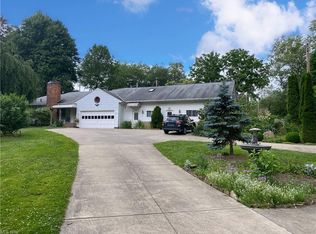 8700 Riverview Rd, Brecksville, OH 44141