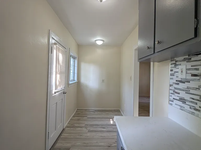 7510 Norton Ave — Photo 7