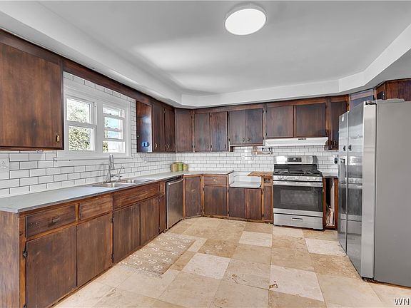 4th image of 5565 Ridge Rd