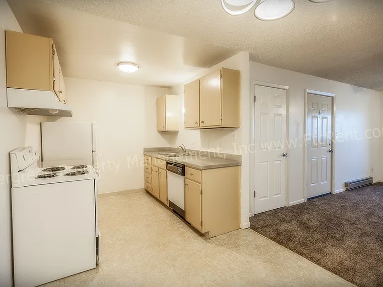 2034-2036 W Plum St — Photo 24