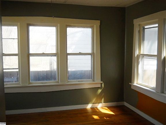 5th image of 634 Brookside Dr