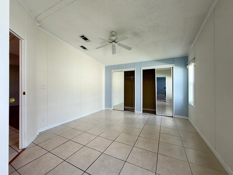 827 Sun Glow St — Photo 17
