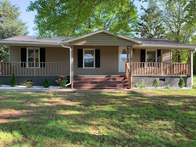 222 Red Hawk Dr, Campobello, SC, 29322