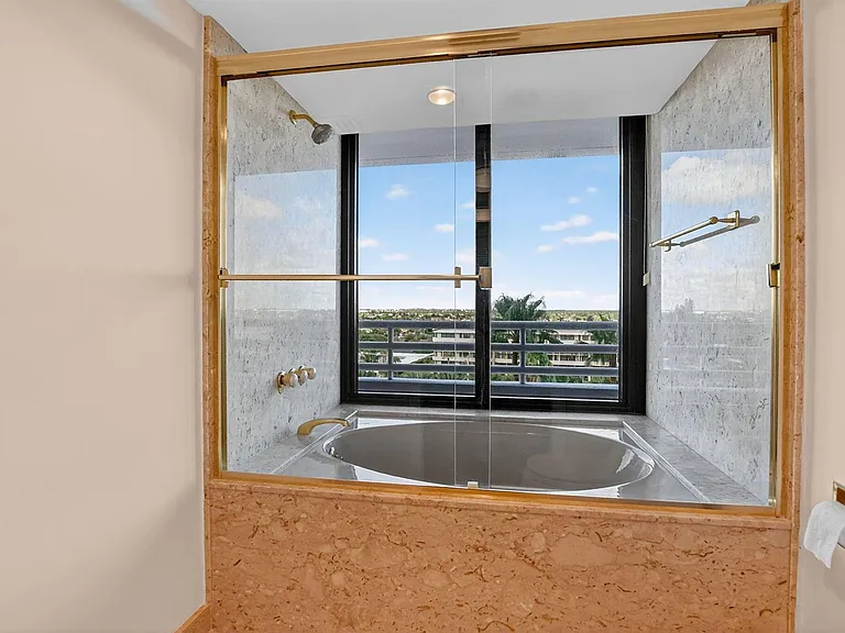 1500 S Ocean Blvd #704 — Photo 29