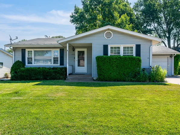 2233 Jebens Ave, Davenport, IA 52804