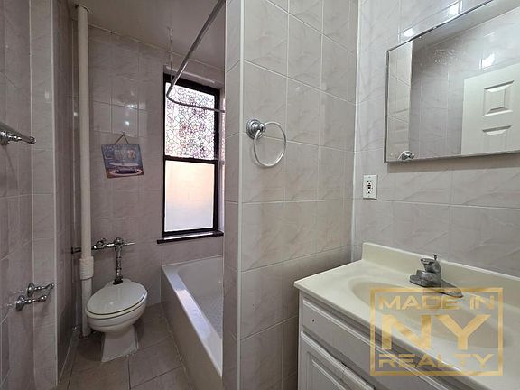 5th image of 4514 39th Pl APT 2D